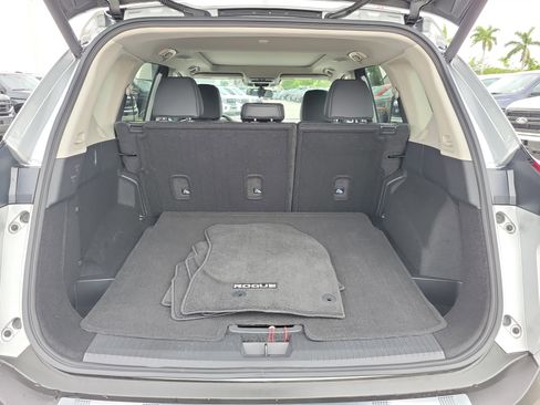 Used 2023 Nissan Rogue SV w/ SV Premium B Package FWD image 14