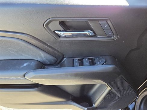 Used 2024 Chevrolet Colorado LT w/ LT Convenience Package image 17