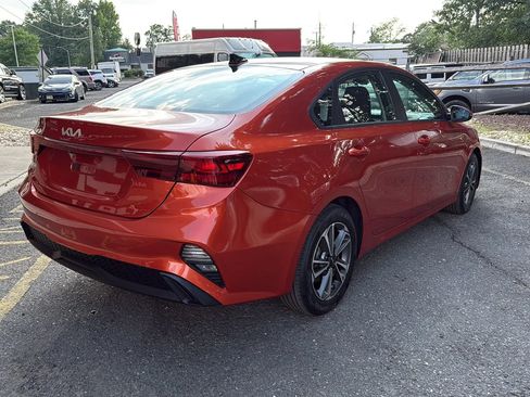Used 2023 Kia Forte LXS w/ LXS Technology Package FWD image 5