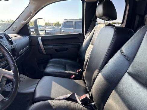 Used 2011 Chevrolet Silverado 2500 LT w/ Interior Plus Package image 21
