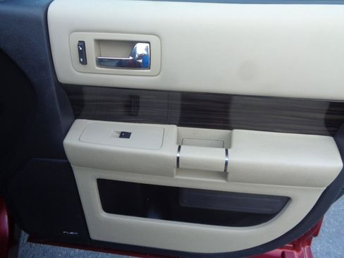 Used 2014 Ford Flex SEL w/ Equipment Group 201A AWD/4WD image 32