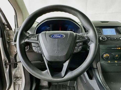 Certified 2019 Ford Edge SE FWD image 16