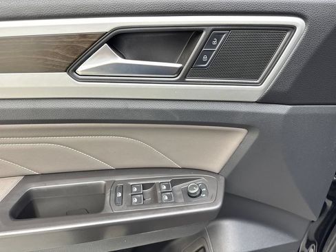 Used 2023 Volkswagen Atlas SE w/ Panoramic Sunroof Package FWD image 31