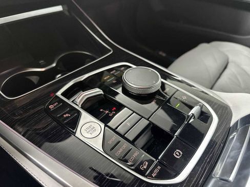 New 2026 BMW X7 xDrive40i w/ M Sport Package image 16