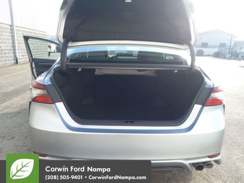 Used 2022 Toyota Camry SE image 28