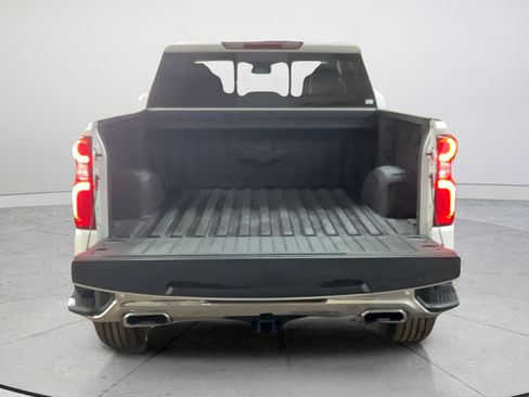 Used 2022 Chevrolet Silverado 1500 LTZ w/ LTZ Convenience Package II AWD/4WD image 19