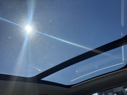 Used 2023 Buick Envision Avenir AWD/4WD image 13