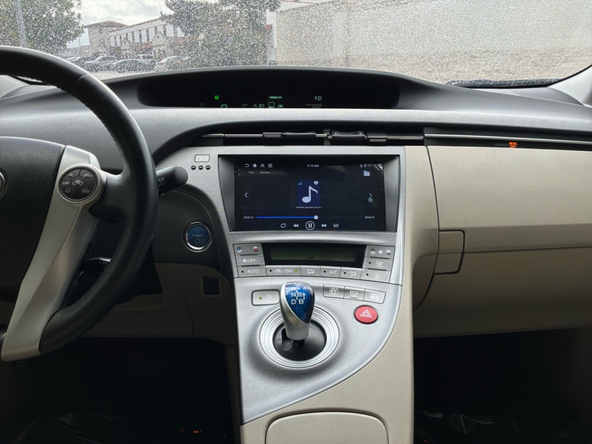 Used 2013 Toyota Prius Four FWD image 15