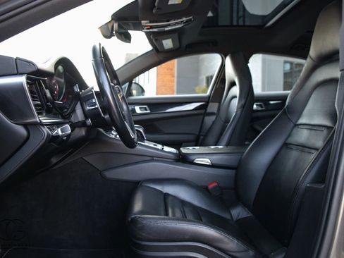 Used 2018 Porsche Panamera 4S image 24