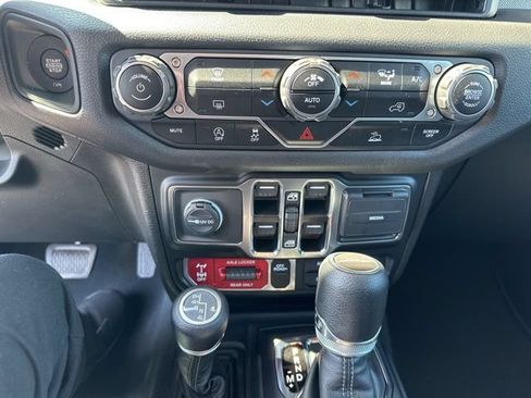 Used 2024 Jeep Gladiator Sport AWD/4WD image 21