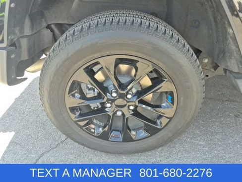 Used 2023 Jeep Wrangler Unlimited Sahara w/ Cold Weather Group AWD/4WD image 13