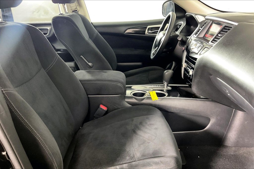 Used 2014 Nissan Pathfinder S w/ Cargo Package FWD image 9