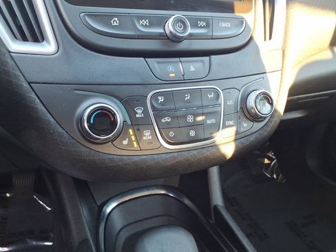 Used 2024 Chevrolet Malibu LT image 24