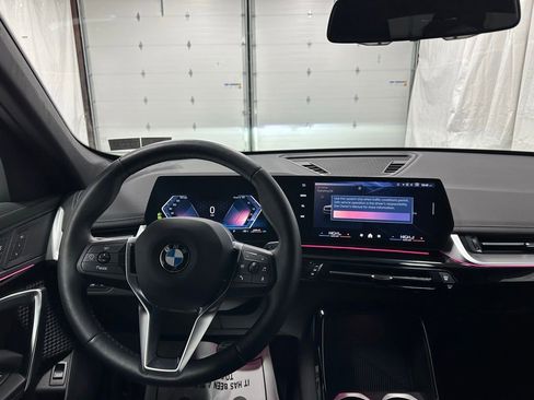 Used 2025 BMW X1 xDrive28i image 16