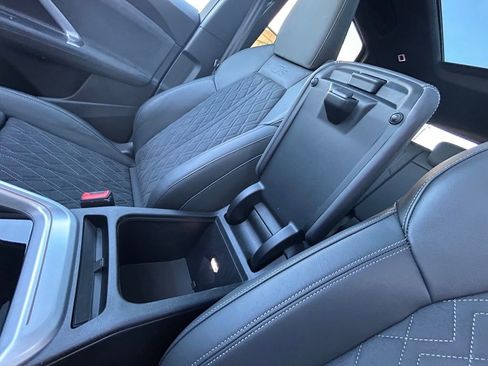 Used 2025 Audi SQ5 Premium Plus w/ Premium Plus Package image 32