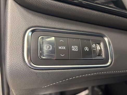 Used 2025 Buick Enclave Preferred image 31