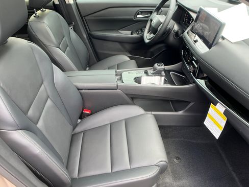 New 2025 Nissan Rogue SL w/ SL Premium Package image 15