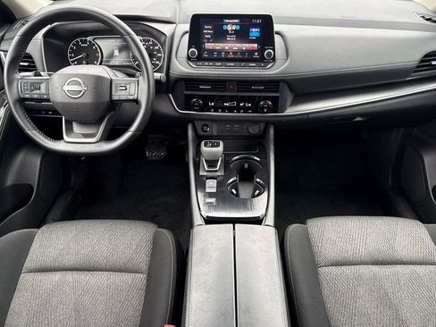 Used 2025 Nissan Rogue SV image 19