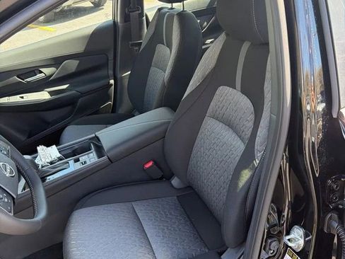 Used 2025 Nissan Sentra SV w/ All-Weather Package FWD image 21