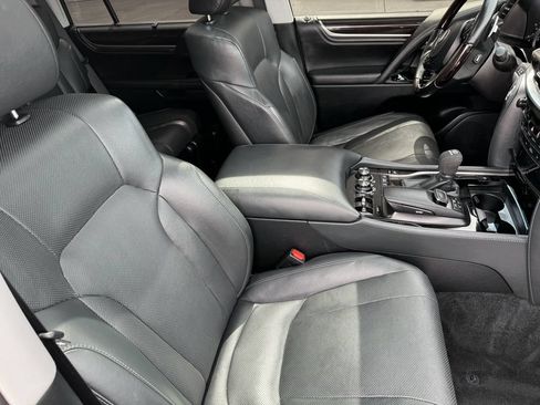 Used 2018 Lexus LX 570 4WD image 32