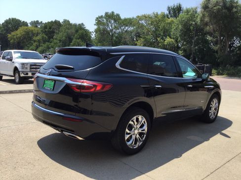 Used 2021 Buick Enclave Avenir w/ Avenir Technology Package AWD/4WD image 5