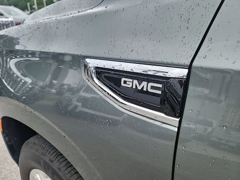 Used 2023 GMC Yukon XL SLT w/ SLT Premium Package RWD image 10