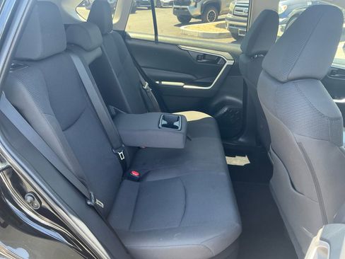 Used 2024 Toyota RAV4 LE AWD/4WD image 17