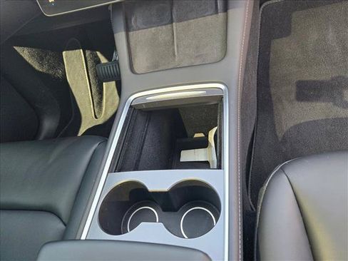 Used 2024 Tesla Model Y Long Range AWD/4WD image 14