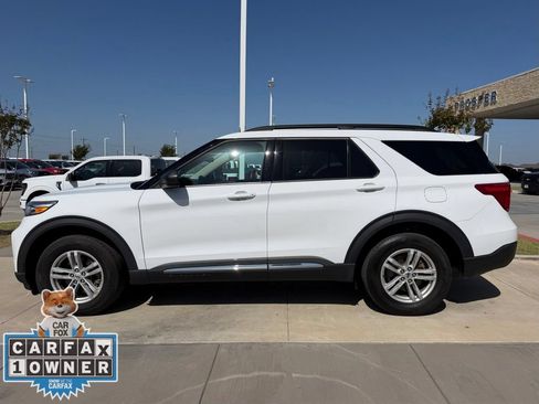 Used 2023 Ford Explorer XLT AWD/4WD image 9