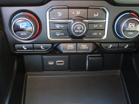 Used 2022 Chevrolet Suburban RST image 43