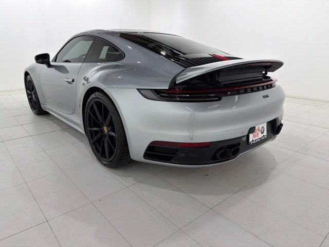 Used 2020 Porsche 911 Carrera RWD image 3