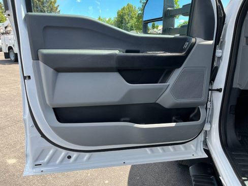 Used 2025 Ford F550 4x4 Crew Cab Super Duty image 10