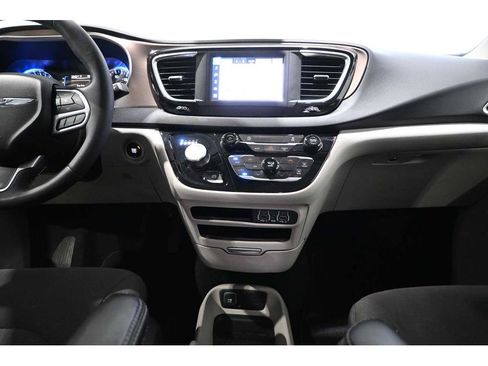 Used 2024 Chrysler Voyager LX FWD image 22