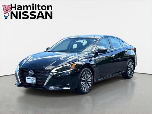 Used 2024 Nissan Altima 2.5 SV AWD/4WD image 5