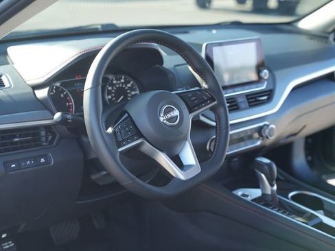 Used 2025 Nissan Altima 2.5 SR FWD image 27