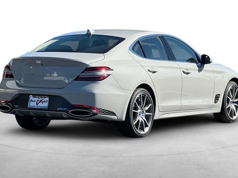 Used 2026 Genesis G70 2.5T image 7