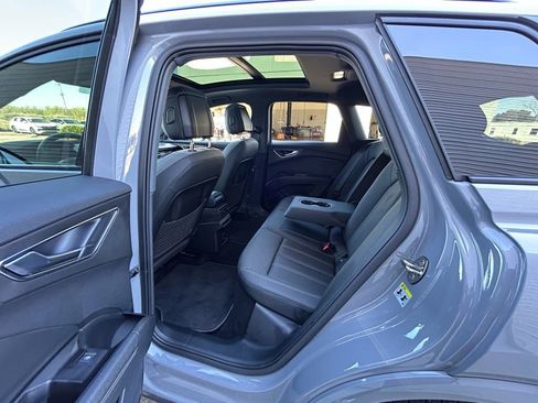 Used 2024 Audi Q4 e-tron Premium w/ Convenience Package image 60