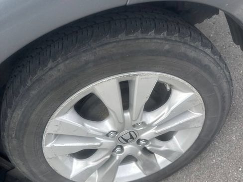 Used 2013 Honda Insight EX image 10
