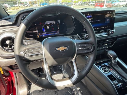 Used 2023 Chevrolet Colorado LT w/ LT Convenience Package II AWD/4WD image 12