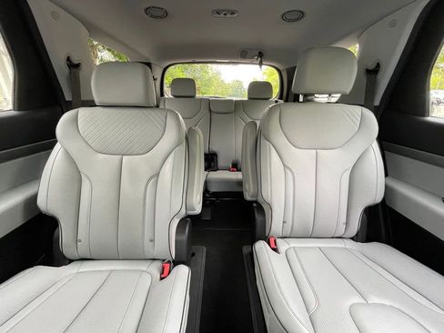 Used 2025 Hyundai Palisade SEL AWD/4WD image 32