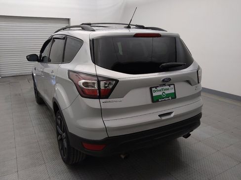 Used 2017 Ford Escape SE w/ SE Sport Appearance Package image 6