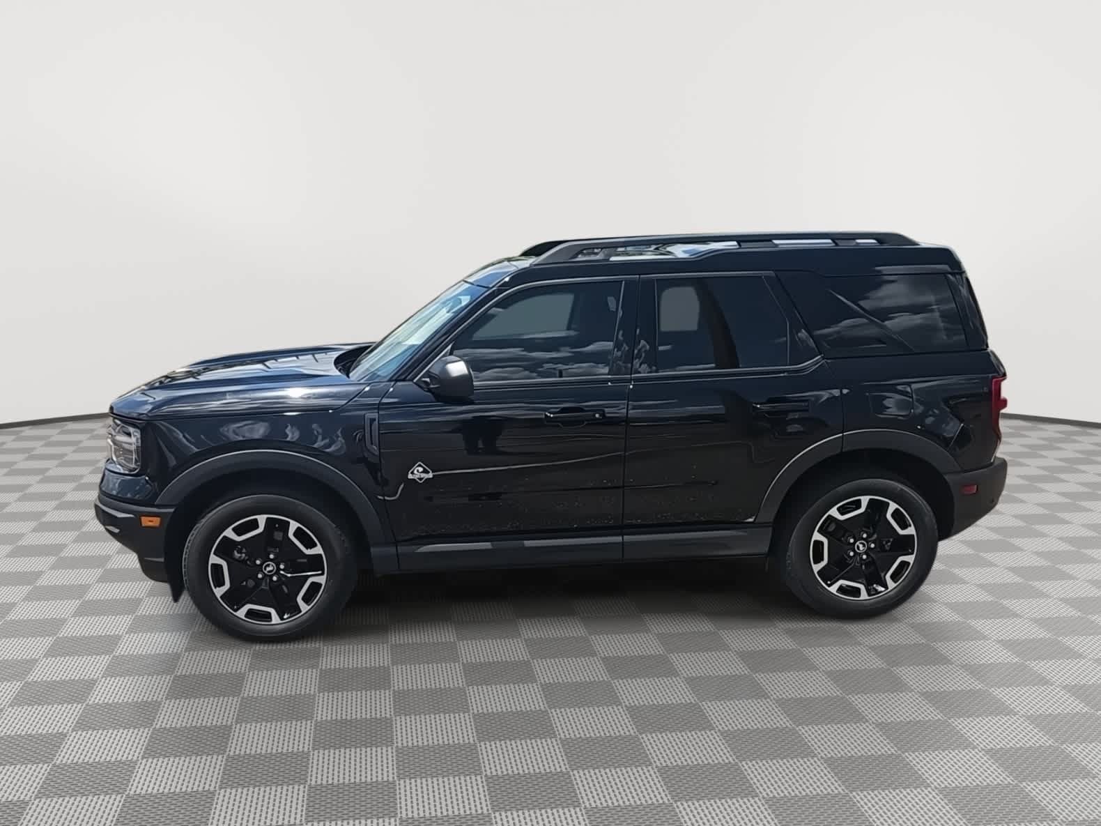 Used 2023 Ford Bronco Sport Outer Banks w/ Tech Package AWD/4WD image 5