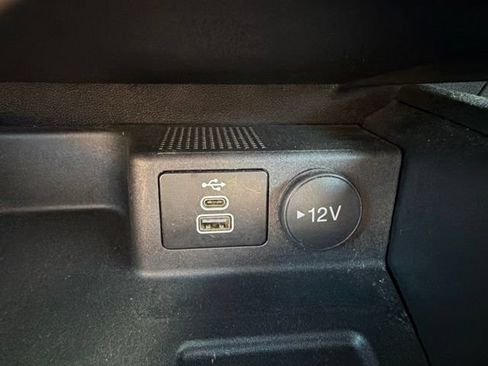 Used 2025 Ford Escape ST-Line Select AWD/4WD image 35
