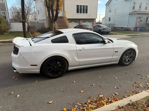 Used 2014 Ford Mustang GT Premium w/ Comfort Package image 10