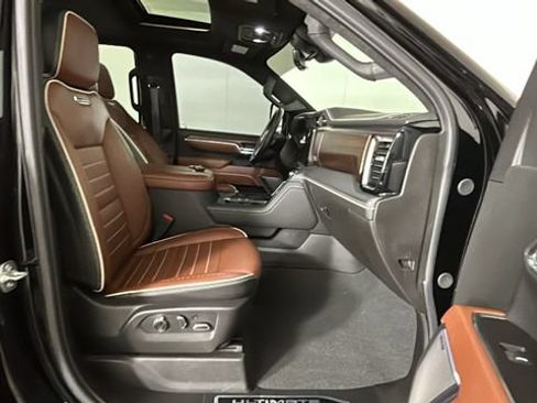 Used 2025 GMC Sierra 3500 Denali Ultimate AWD/4WD image 30