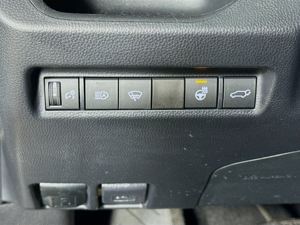 Used 2020 Toyota RAV4 XLE w/ Convenience Package AWD/4WD image 20