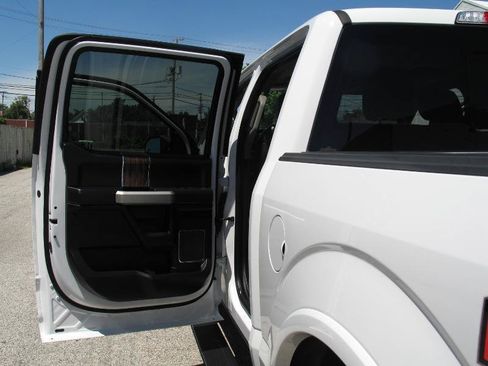 Used 2019 Ford F150 Lariat w/ Equipment Group 502A Luxury AWD/4WD image 18
