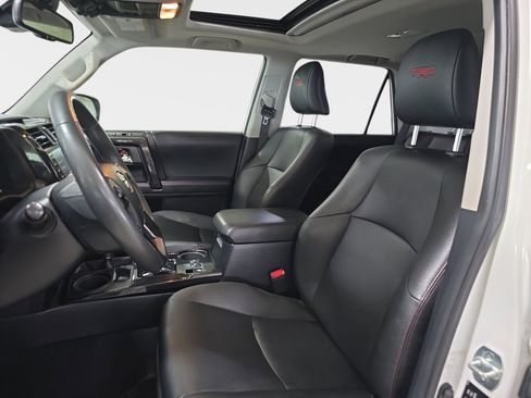 Used 2020 Toyota 4Runner Venture w/ Moonroof Package image 17