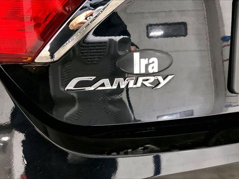 Used 2016 Toyota Camry LE image 9