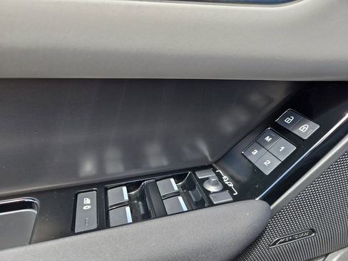 Used 2024 Land Rover Range Rover Velar Dynamic SE AWD/4WD image 19